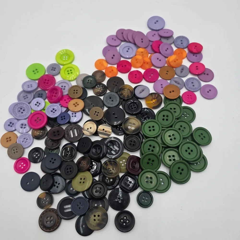 Bulk Lot of 140 Assorted Sewing Buttons Mixed Colors and Sizes Crafting